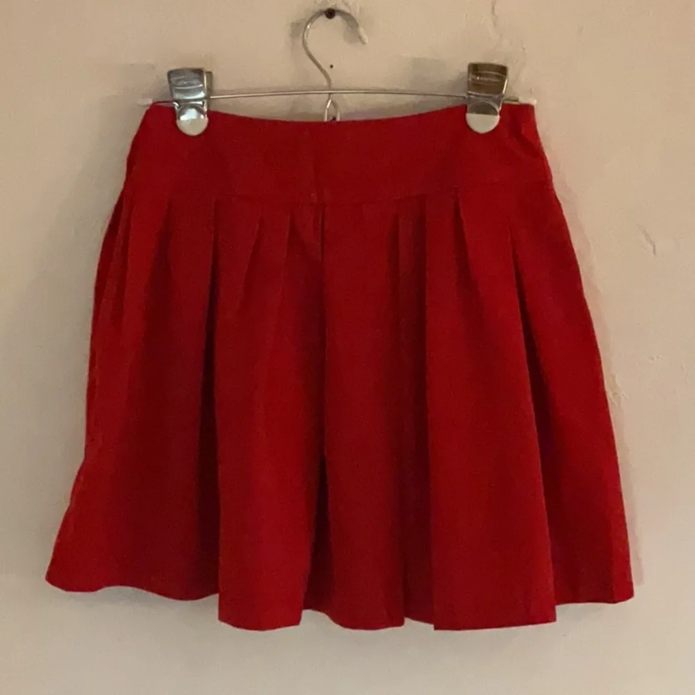 Sale! Chouyatou Pleated Mini Skirt w/Button Detail, Size XS, Red - Picture 2 of 6